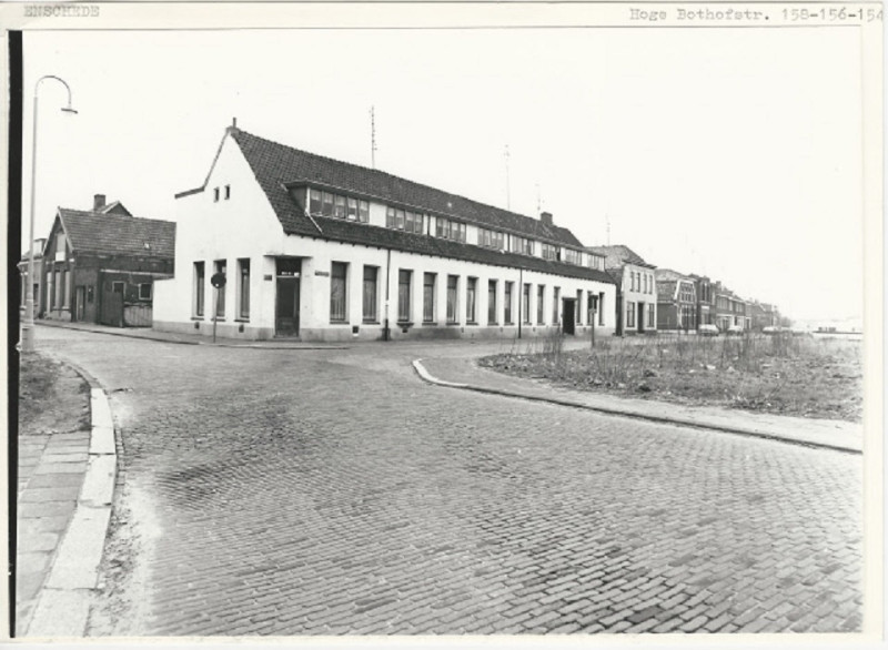Hoge Bothofstraat 150-152-154-156 en 158 Café en woonhuizen. 18-3-1980.jpeg