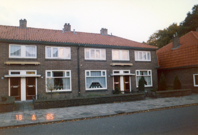 Hogelandsingel 34-36-38 woningen bouwjaar 1930 foto 1985.jpeg