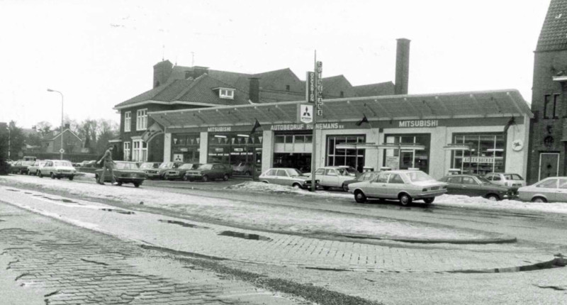 Hogelandsingel 49-53 Autobedrijf Ruinemans eerder Singel-garage.jpg