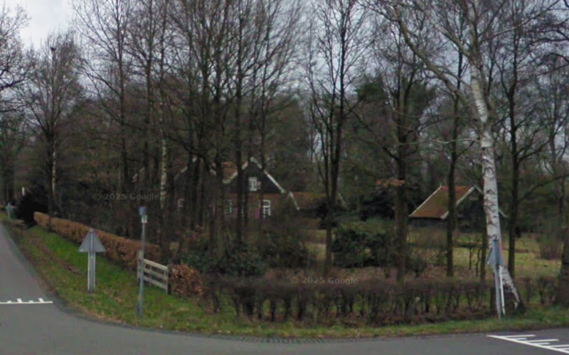 Holterhofweg 327 hoek Aamsveenweg boerderij bouwjaar 1910 foto feb. 2009.png