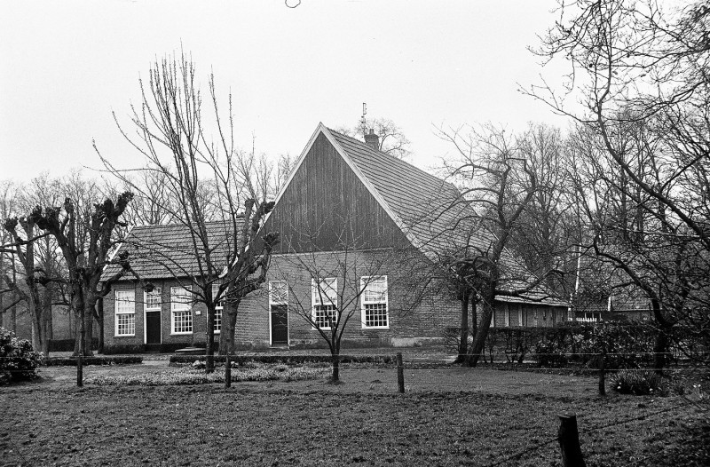 Holzikweg 50 boerderij Zwartkate bouwjaar 1798. rijksmonument.jpg