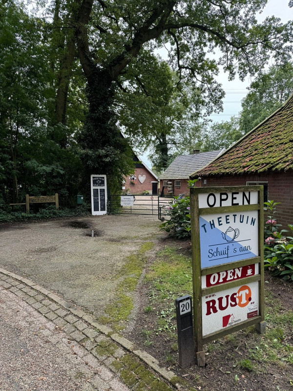 Honhofsweg 20 boerderij Honhof nu Theetuin Schuif's aan.jpg