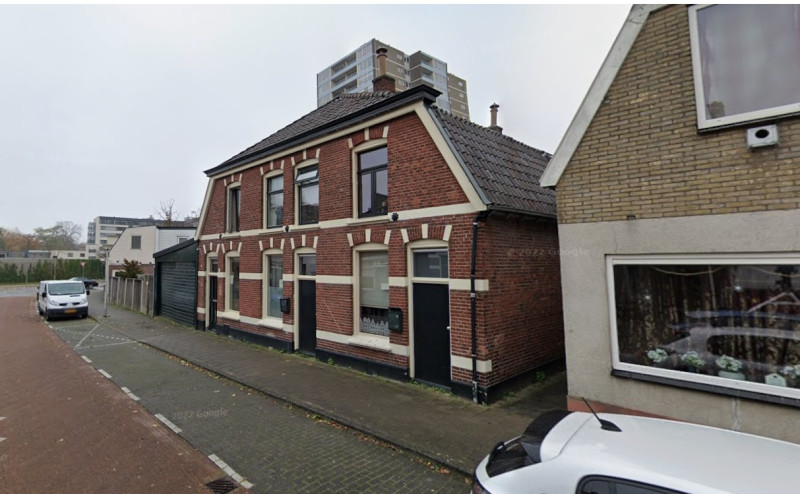 Hoogstraat 1-3-5 richting Heutinkstraat woningen bouwjaar 1907 foto 2021.jpg