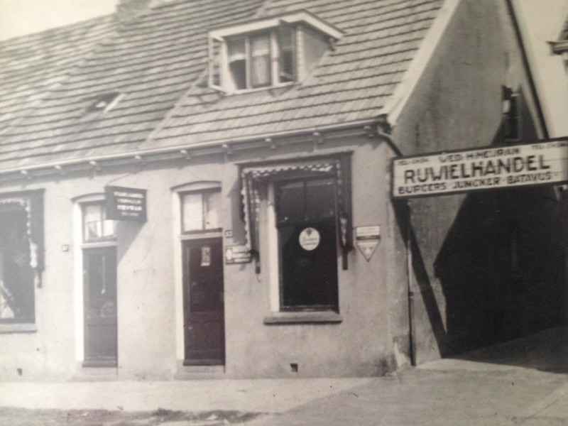 Hoogstraat 51-53, ergens rond 1930-1932 rijwielhandel Wed. H. Meijran.jpg