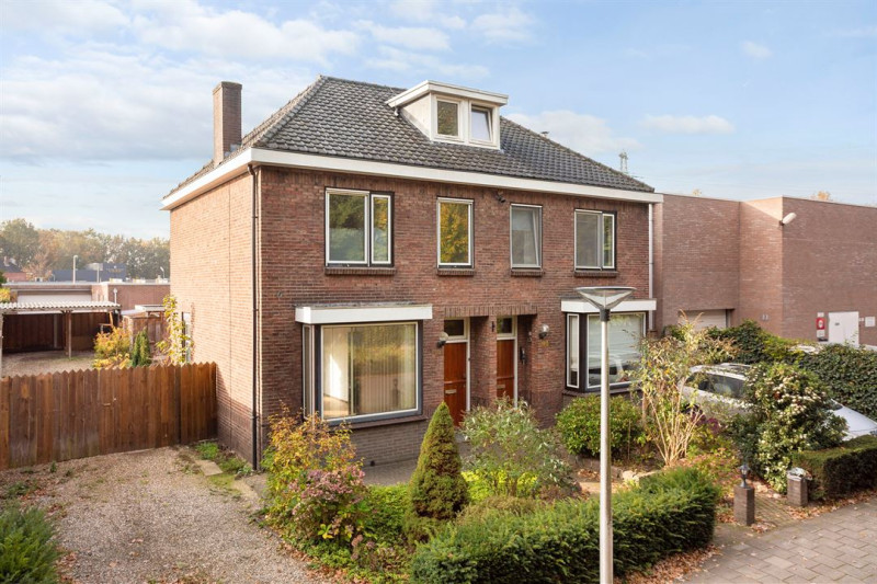 IJsbaanweg 101-103 woningen bouwjaar 1928.jpg