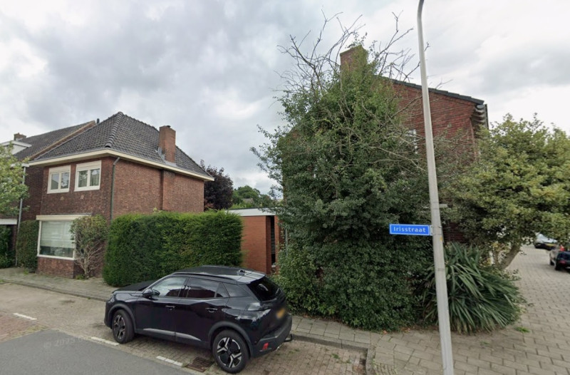 Irisstraat 4 hoek Ribbelerbrinkstraat woning bouwjaar 1937 foto 2025.jpg