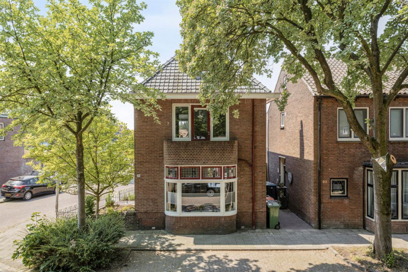 Irisstraat 25 hoek Narcisstraat  woning bouwjaar 1933.jpg