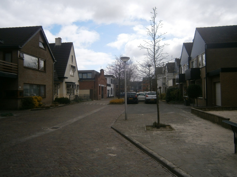 J.W. Racerstraat 6 richting Boddenkampstraat.JPG