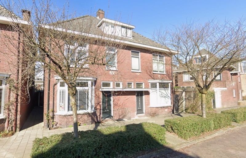 J.P. Sweelinckstraat 8-10 Twee-onder-één-kap woning bouwjaar 1931 foto 2022.jpg