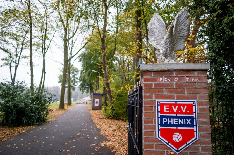 Zuid Esmarkerrondweg 69 de-entree-van-phenix-het-complex-van-de-voetbalvereniging-maakt-in-de-toekomst-plaats-voor-woningen 18-12-2025.jpg