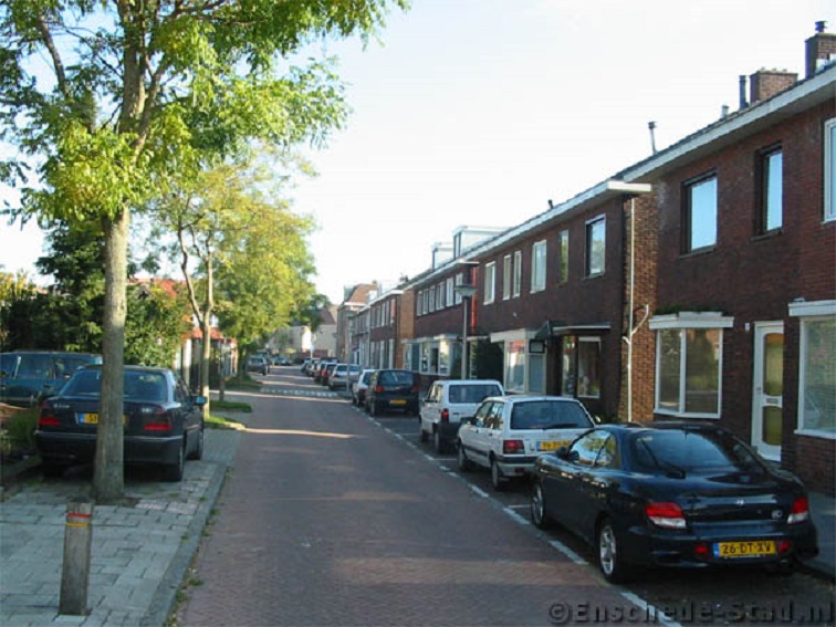 Jacobastraat 31-33 vanaf Helenastraat De Braker.jpg