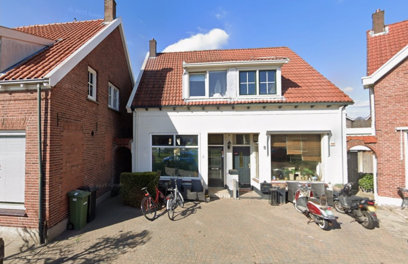 Janninksplein 4-5 Twee-onder-één-kap woning bouwjaar 1913 foto 2022.jpg