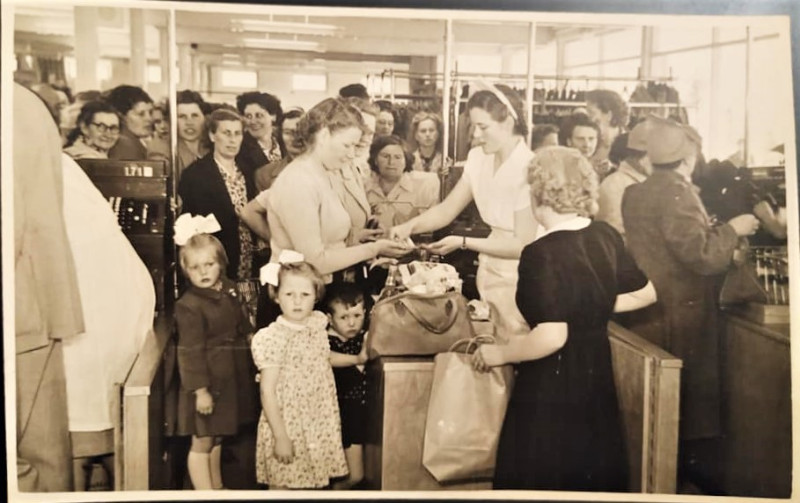 Usselerweg 42-48 interieur supermakt Hedo.jpg