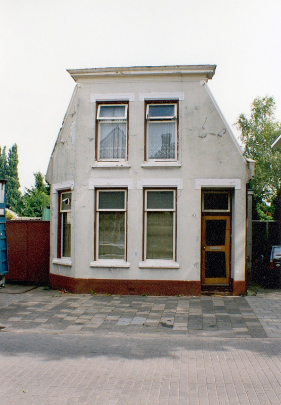 Javastraat 73 Vrijstaand woonhuis bouwjaar 1908 foto 1993.jpg