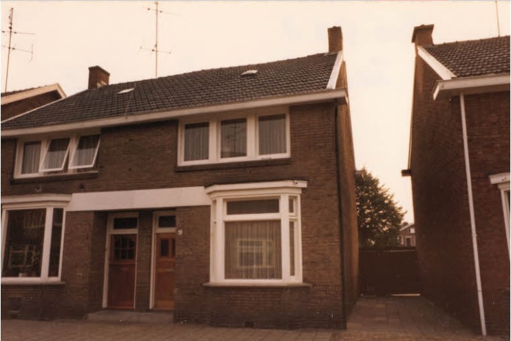 Johan van Reesstraat 5-7 woningen bouwjaar 1931 foto 1980.jpg