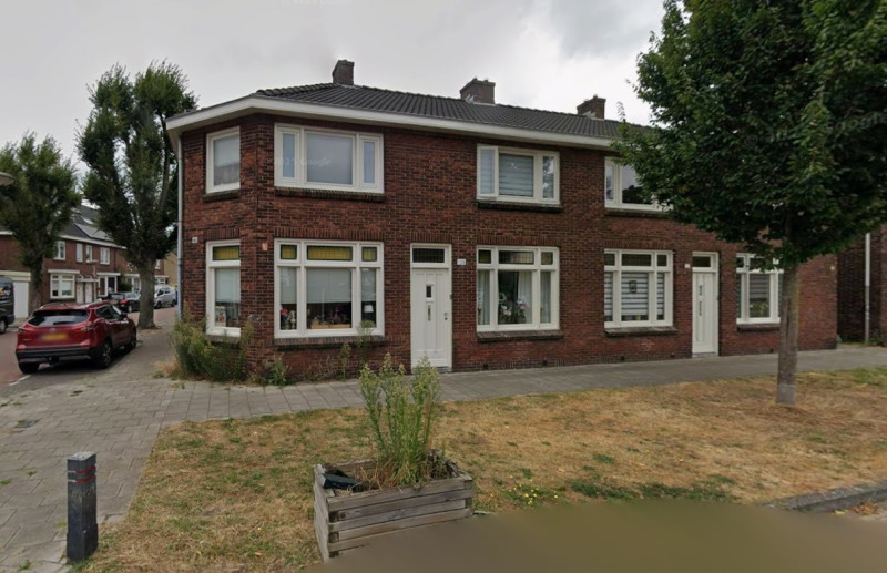 Johan Wijnoltstraat 134-136-138-140 hoek Abraham Strickstraat woningen bouwjaar 1930 foto 2025.jpg