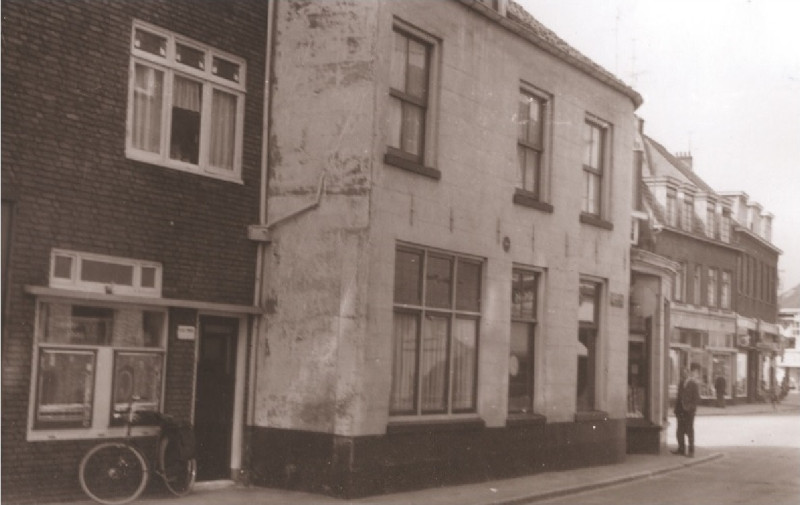 Kalanderstraat 14 links hoek Zuiderhagen 1967.jpg