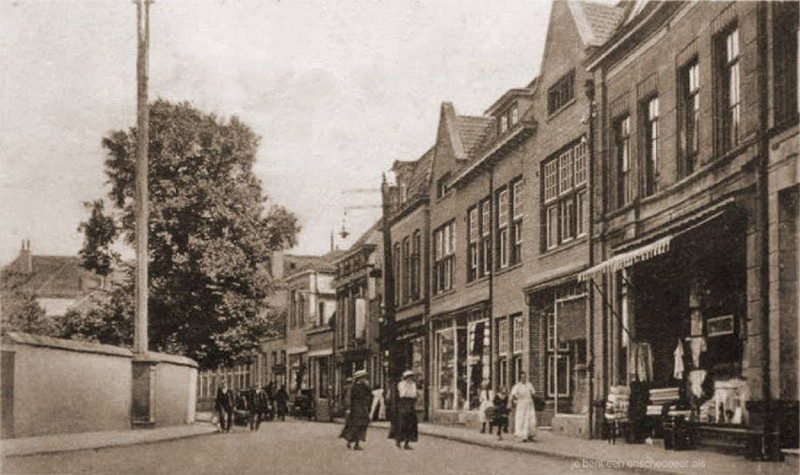 Kalanderstraat 13-21 rechts.links is hoek Zuiderhagen 1929.jpg