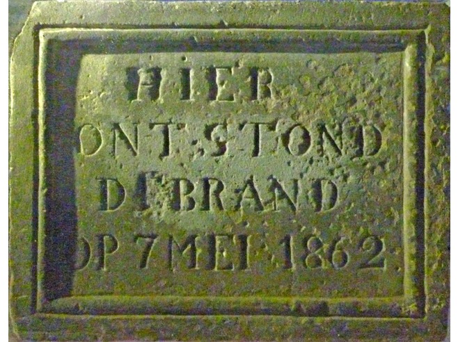 Kalanderstraat 43 gevelsteen stadsbrand.jpg