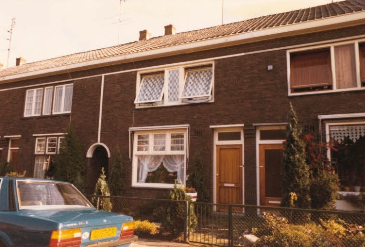 Kastanjestraat 13-15 woningen bouwjaar 1934 foto 1980.jpg