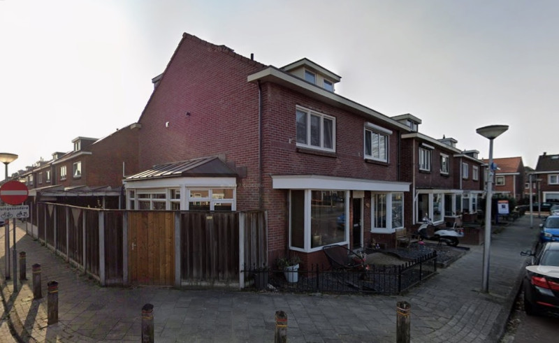 Kastanjestraat 38-40-42-44 hoek Esdoornstraat woningen bouwjaar 1934 foto 2022.jpg