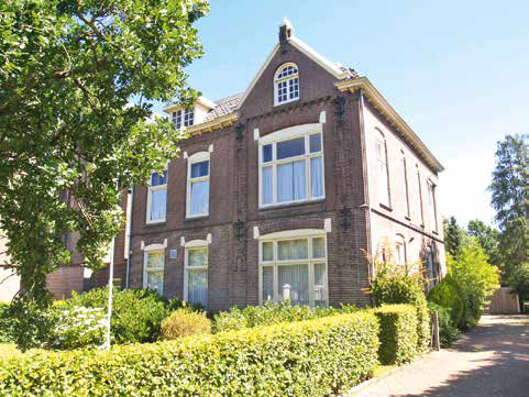 Kerkstraat 14 pastorie en archief Historische Kring Glanerbrug.jpg