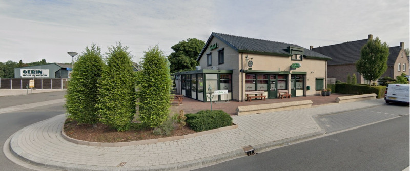 Kerkstraat 265-267 hoek Vosbultweg Glanerbrug cafe Dikke Toon juli 2022.jpg