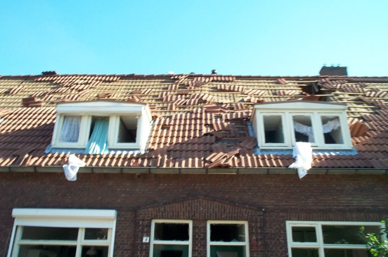 Kievitstraat 2-4 na de vuurwerkramp mei 2000.jpg