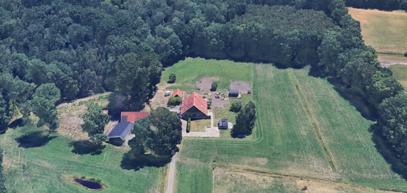 Kleine Linderesweg 54 boerderij luchtfoto Google Earth 2023.jpg