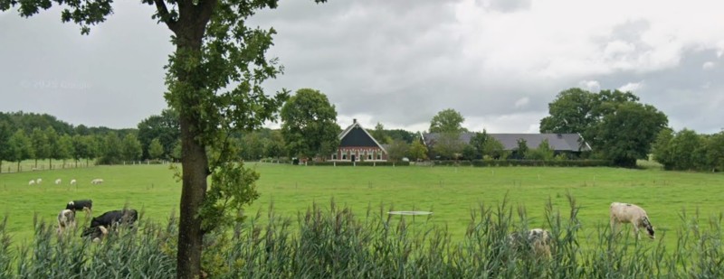 Knalhutteweg 297 boerderij bouwjaar 1907 foto augustus 2025.jpg