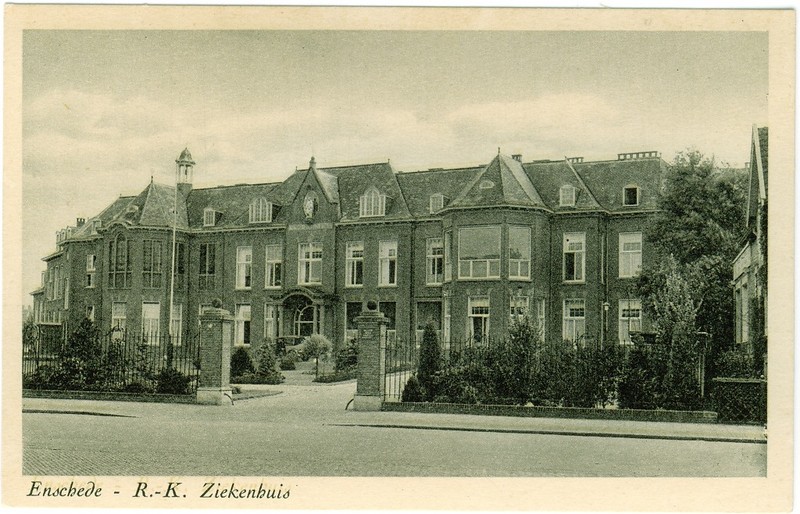 Ariensplein R.K. Ziekenhuis ca 1950.jpg