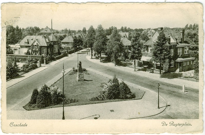 De Ruyterplein nu Ariensplein 9-8-1943.jpg