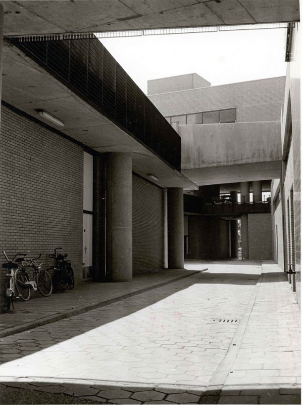 Klanderij tussenstraatje Oldenzaalsestraat naar van Heekplein.jpg