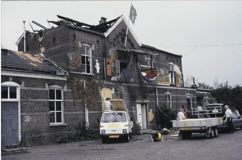 Hengelosestraat 91 Station Noord afgebrand 16-8-1989.jpg