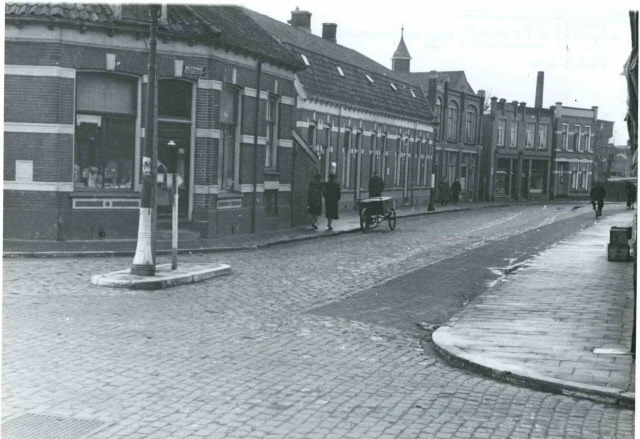 Kuipersdijk 18 hoek Beltstraat winkel foto feb. 1944.jpeg