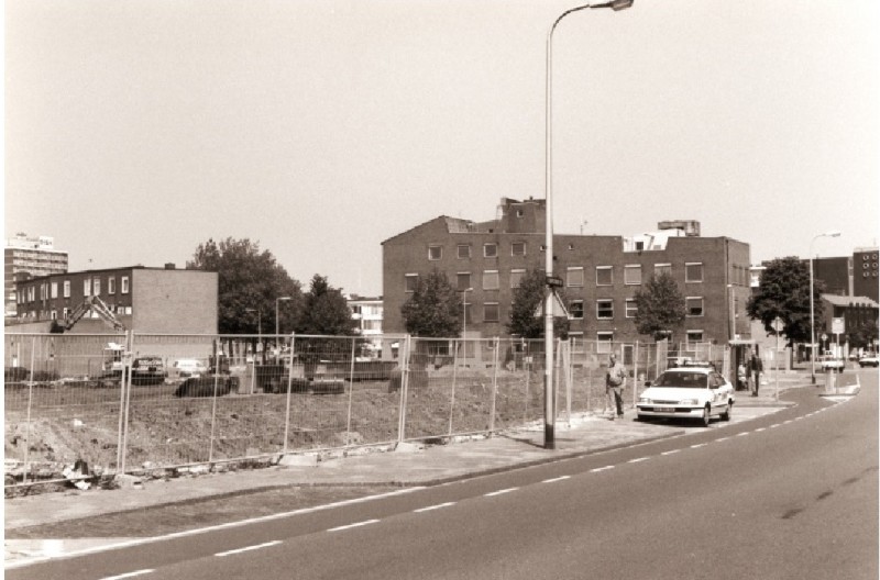 Kuipersdijk 20-32 Kale vlakte t.b.v. nieuwbouw met zicht op het Streeklaboratorium 5-6-1996.jpg