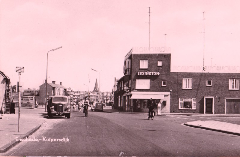 Kuipersdijk 39-41 hoek Spelbergsweg  Sigarenwinkel Kemper.jpg