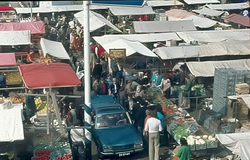 Markt op de Boulevard 1945 te Enschede (9).jpg