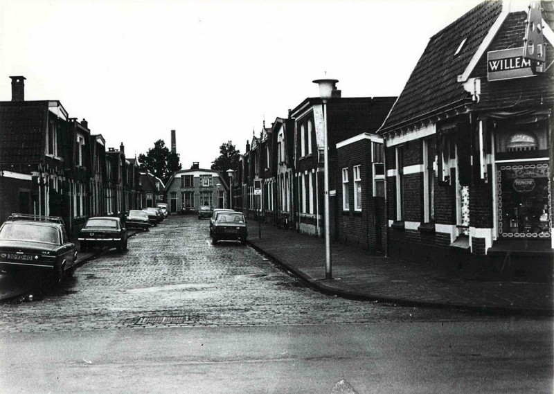 Kuipersdijk 146 hoek Bankastraat richting Billitonstraat 1978.jpg