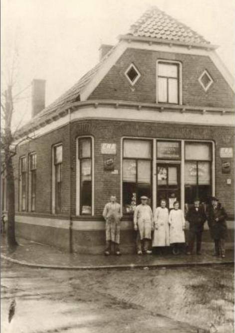 Kuipersdijk 212 Bakkers-Kruidenierswinkel van Hein Maathuis..jpg