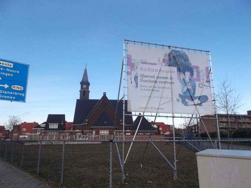 Lasonderdriehoek hoek Deurningerstraat busbaan naar Roombeek (2).JPG