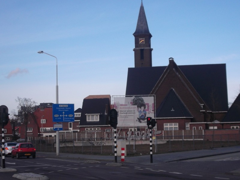 Lasonderdriehoek hoek Deurningerstraat busbaan naar Roombeek.JPG