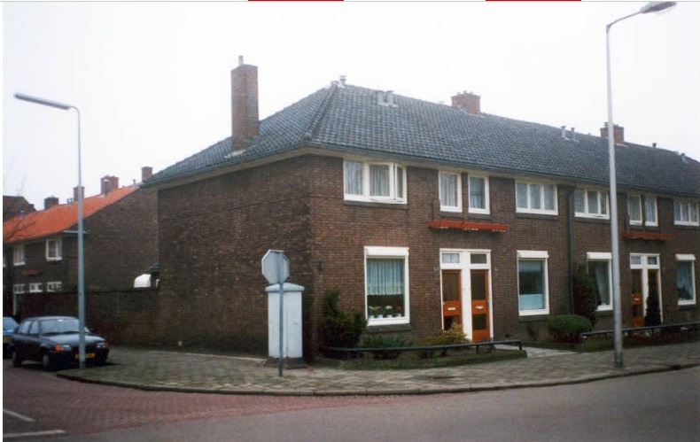 Laaressingel 118-120 hoek Leliestraat woningen 1991.jpg