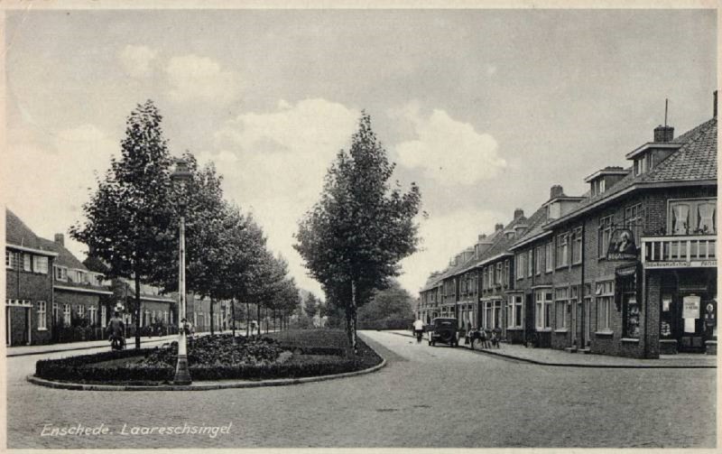 Laaressingel 142-148 en 150-164 links.jpg