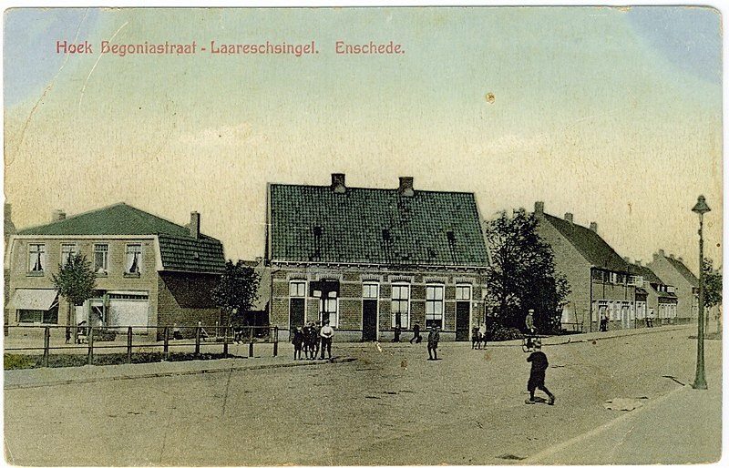 Laaressingel 176 hoek Begoniastraat 1925.jpg