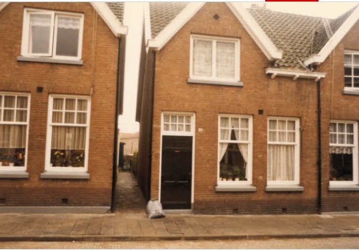 Laaresstraat 14 woningen foto 1977.jpg