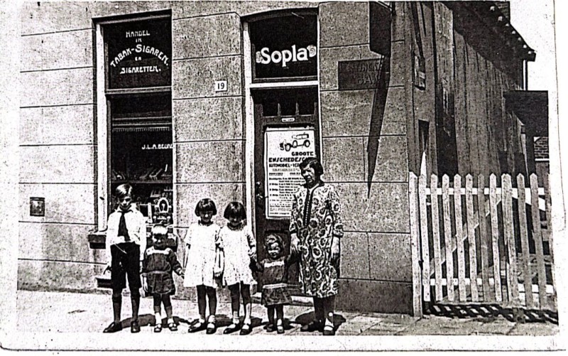 Laaresstraat 19 sigarenwinkel J.L.A. Beune.jpg