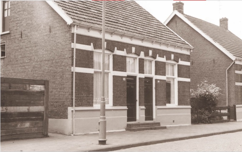 Lage Bothofstraat 102-104 woningen foto 1967.jpg