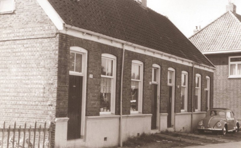 Lage Bothofstraat 380-386 Volkswagen kever. 1967.jpg