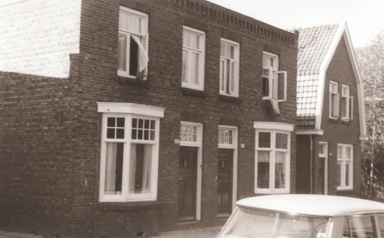 Lage Bothofstraat 404-406-408 woningen bouwjaar 1921 foto 1967.jpg